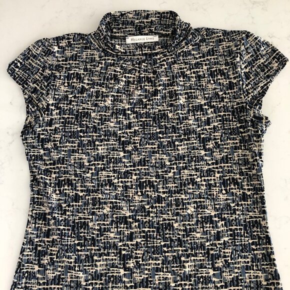 Melanie Lyne Cap Sleeve Faux Turtleneck Poly Abstract Print Top Navy Cream Sz L - Picture 2 of 9